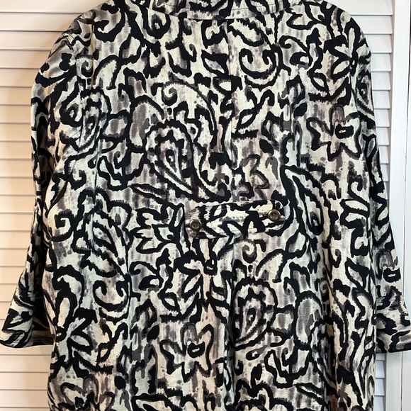 Charter Club 3/4 sleeves, 100% linen abstract floral print 3X - Picture 5 of 6